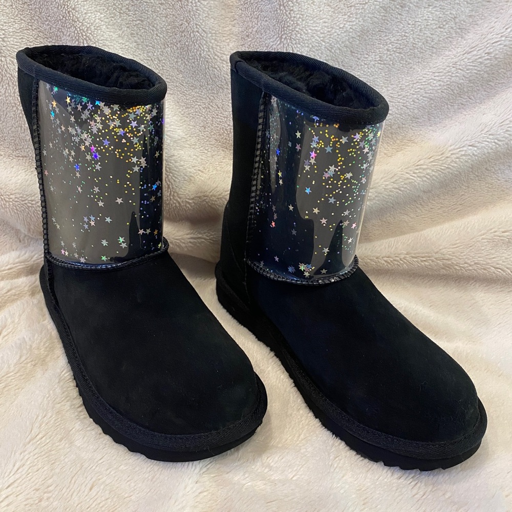 UGG Classic II Clear Glitter Stars Black Boots Kids Size 6 = Women's Size 7 NWOB - Picture 2 of 10